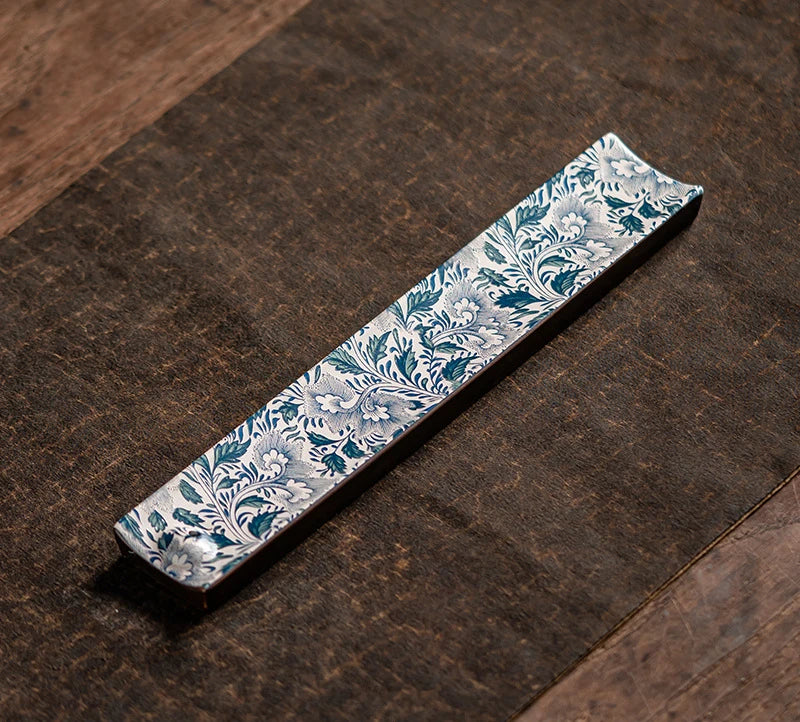 Porte encens en céramique.   ///   Ceramic incense base