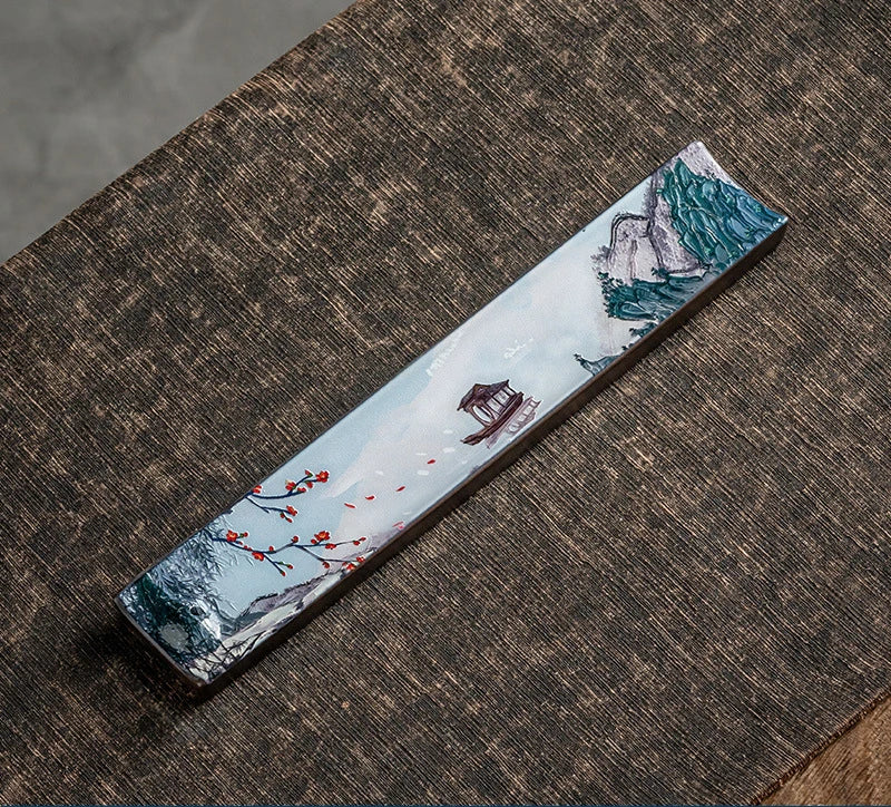 Porte encens en céramique.   ///   Ceramic incense base