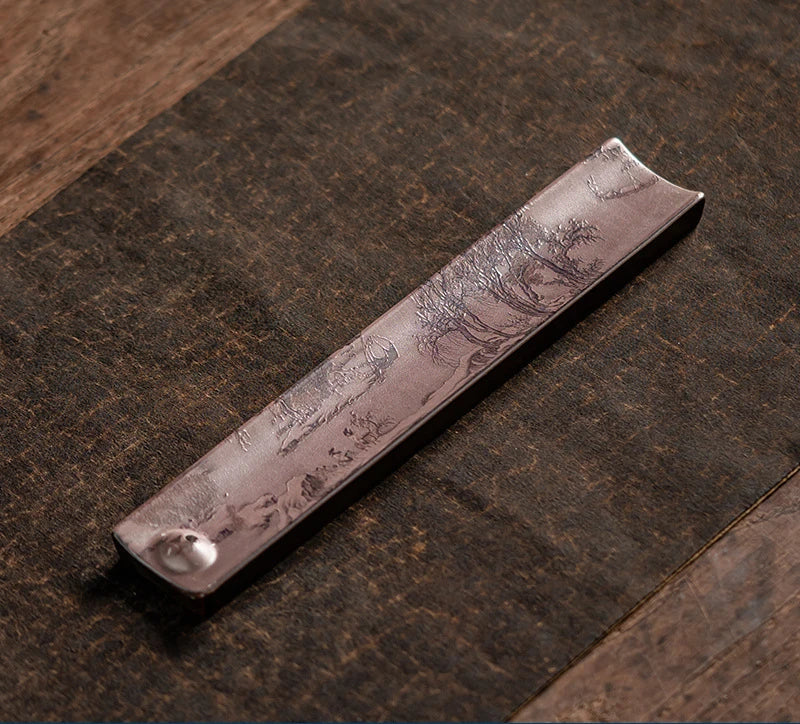 Porte encens en céramique.   ///   Ceramic incense base