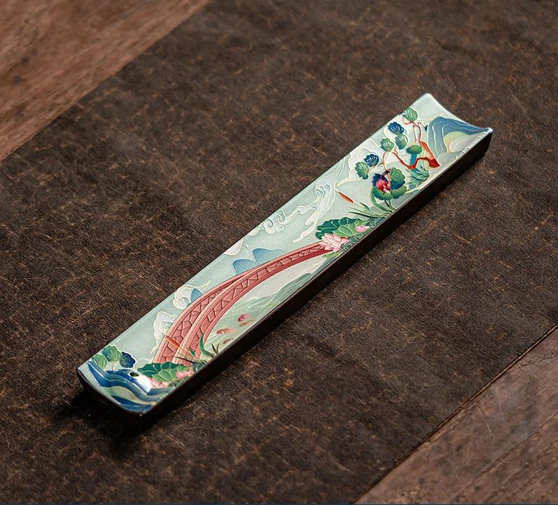 Porte encens en céramique.   ///   Ceramic incense base