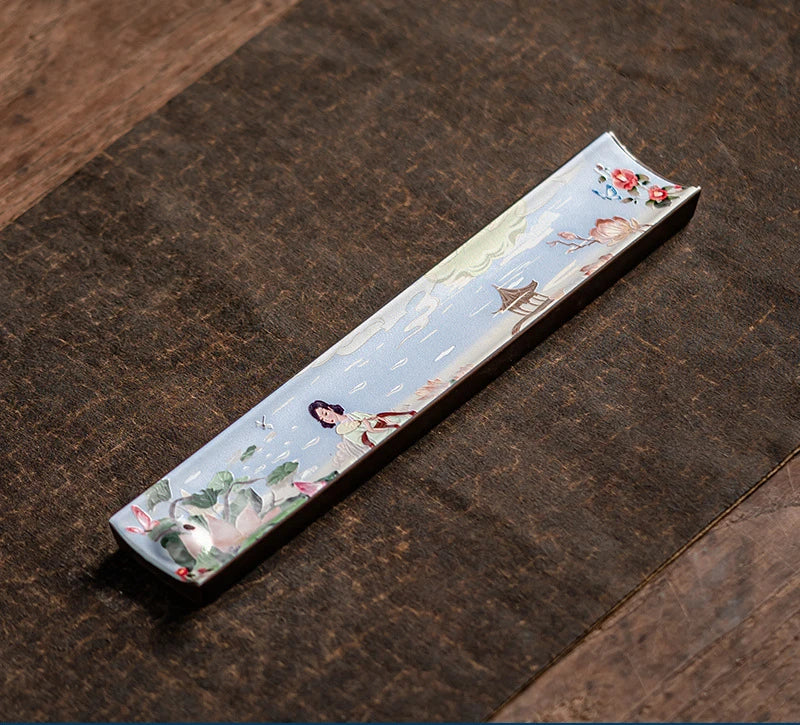 Porte encens en céramique.   ///   Ceramic incense base