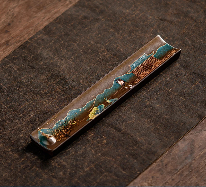 Porte encens en céramique.   ///   Ceramic incense base